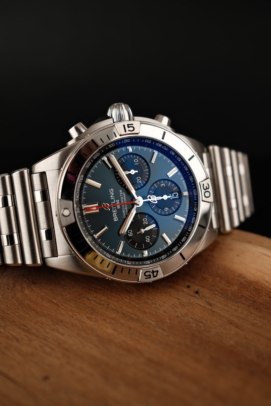 Breitling Chronomat B01 42 AB0134 Box + og. Papiere Blue Dial, 99% New, First Buyers Invoice, German Delivered