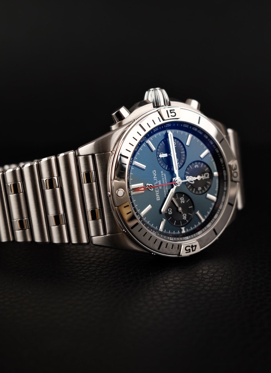 Breitling Chronomat B01 42 AB0134 Box + og. Papiere Blue Dial, 99% New, First Buyers Invoice, German Delivered