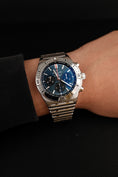 Carica l'immagine nel visualizzatore della galleria, Breitling Chronomat B01 42 AB0134 Box + og. Papiere Blue Dial, 99% New, First Buyers Invoice, German Delivered
