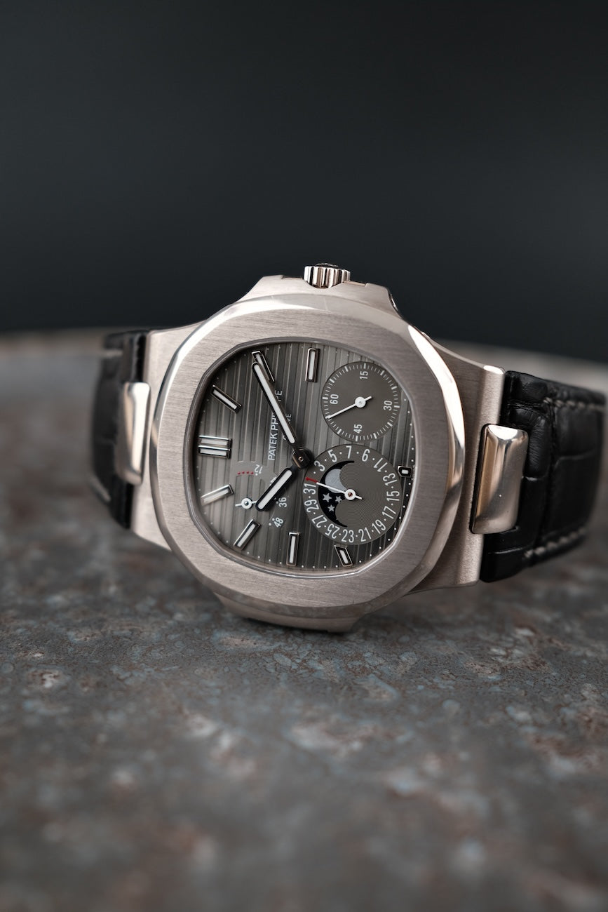 Patek Philippe Nautilus Whitegold Geneva Seal  5712G Box + og. Papiere Open Papers