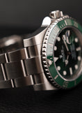 Cargar la imagen en la vista de la galería, Rolex Submariner Date "Hulk" 2014 116610LV Box + og. Papiere LC EU
