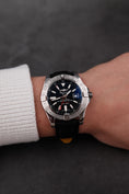 Load image into Gallery viewer, Breitling Avenger II GMT A3239011/BC35 Original Papiere
