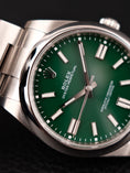 Carica l'immagine nel visualizzatore della galleria, Rolex Oyster Perpetual 41 124300 Box + og. Papiere Green Dial
