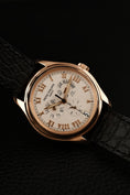 Bild in Galerie-Betrachter laden, Patek Philippe Annual Calendar 5035R Original Papiere Rose Gold Cream Dial Additional Extract
