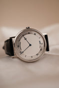 Charger l'image dans la visionneuse de la galerie, Breguet Classique 5157BB/11/9V6 Box + og. Papiere Breguet Service 2023
