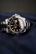 Bild in Galerie-Betrachter laden, Rolex GMT-Master II "Batman" 116710BLNR Box + og. Papiere LC 100 German Delivered
