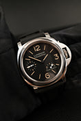 Carica l'immagine nel visualizzatore della galleria, Panerai Luminor 8 Days PAM00795 Box + og. Papiere
