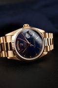 Load image into Gallery viewer, Rolex Day-Date 36 18238 Box + og. Papiere Rare Cobalt Blue Stick Dial
