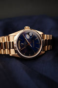 Load image into Gallery viewer, Rolex Day-Date 36 18238 Box + og. Papiere Rare Cobalt Blue Stick Dial
