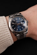 Bild in Galerie-Betrachter laden, Rolex Datejust 41 126334 Box + og. Papiere Blue Stick Dial, Rolex Service 2024
