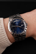 Bild in Galerie-Betrachter laden, Tudor Royal 28600 Box + og. Papiere Blue Dial, First Buyer's Invoice, German Delivered
