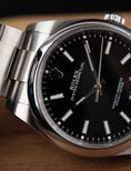 Carica l'immagine nel visualizzatore della galleria, Rolex Oyster Perpetual 39  114300 Box + og. Papiere Black Dial
