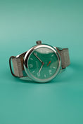 Bild in Galerie-Betrachter laden, Nomos Club Campus Electric Green 715 Box + og. Papiere
