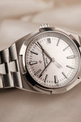 Carica l'immagine nel visualizzatore della galleria, Vacheron Constantin Overseas 4500V/110A-B126 Box + og. Papiere Silver Dial
