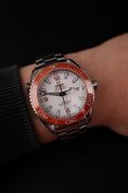 Bild in Galerie-Betrachter laden, Omega Seamaster Planet Ocean 600M 21530442104001 Box + og. Papiere Orange, German Delivered
