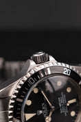 Charger l'image dans la visionneuse de la galerie, Rolex Sea-Dweller 1665 Box + og. Papiere Collector´s Condition and Set Matte Dial Tritium Punched Papers
