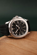 Bild in Galerie-Betrachter laden, Patek Philippe Aquanaut 5064 Quartz
