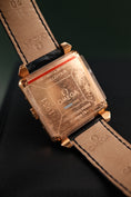 Bild in Galerie-Betrachter laden, Omega Cosmic 1951 Museum Collection Collector´s Series Number Two 57018000  Box + og. Papiere NOS NEVER WORN Rose Triple Date
