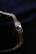 Load image into Gallery viewer, Girard Perregaux Laureato 81010 Box + og. Papiere Blue Dial 42mm
