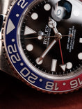 Cargar la imagen en la vista de la galería, Rolex GMT-Master II Whitegold 116719BLRO Box + og. Papiere PEPSI Rolex Service Black Dial Oyster
