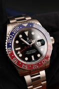 Cargar la imagen en la vista de la galería, Rolex GMT-Master II Whitegold 116719BLRO Box + og. Papiere PEPSI Rolex Service Black Dial Oyster
