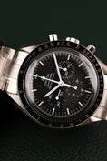 Carica l'immagine nel visualizzatore della galleria, Omega Speedmaster Moonwatch 31130423001005 Box + og. Papiere NEW Stickered
