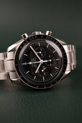 Carica l'immagine nel visualizzatore della galleria, Omega Speedmaster Moonwatch 31130423001005 Box + og. Papiere NEW Stickered
