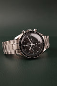 Carica l'immagine nel visualizzatore della galleria, Omega Speedmaster Moonwatch 31130423001005 Box + og. Papiere NEW Stickered
