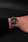 Carica l'immagine nel visualizzatore della galleria, Omega Speedmaster Moonwatch 31130423001005 Box + og. Papiere NEW Stickered
