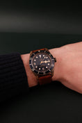 Charger l'image dans la visionneuse de la galerie, Tudor Black Bay Bronze 79250BB Box + og. Papiere Bucherer Edition Blue, German Delivered
