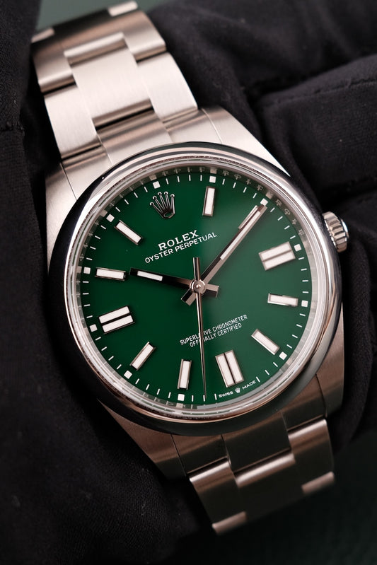 Rolex Oyster Perpetual 41 124300 Box + og. Papiere Green Dial, 41mm