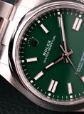 Charger l'image dans la visionneuse de la galerie, Rolex Oyster Perpetual 41 124300 Box + og. Papiere Green Dial, 41mm
