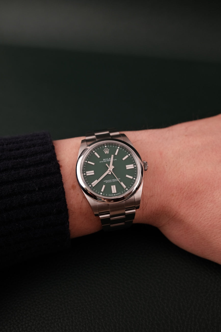 Rolex Oyster Perpetual 41 124300 Box + og. Papiere Green Dial, 41mm