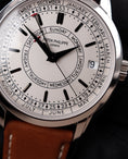 Load image into Gallery viewer, Patek Philippe Calatrava 5212A-001 Box + og. Papiere Weekly Calendar, 40mm, NEW, German Delivered
