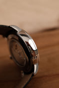 Bild in Galerie-Betrachter laden, Girard Perregaux 1966 49544-11-132-BB60 Box + og. Papiere Dual Time 40mm, SERVICED
