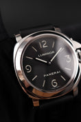 Bild in Galerie-Betrachter laden, Panerai Luminor Base PAM00112 Box + og. Papiere
