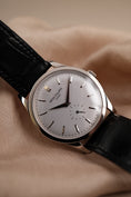 Load image into Gallery viewer, Patek Philippe Calatrava 5196G-001 Box + og. Papiere White Gold, Patek Service 2025
