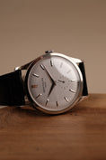 Bild in Galerie-Betrachter laden, Patek Philippe Calatrava 5196G-001 Box + og. Papiere White Gold, Patek Service 2025
