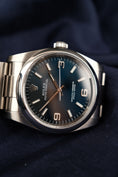 Bild in Galerie-Betrachter laden, Rolex Oyster Perpetual 36 116000 Box + og. Papiere Blue Dial
