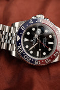 Charger l'image dans la visionneuse de la galerie, Rolex GMT-Master II "Pepsi" 126710BLRO Box + og. Papiere Jubilee, LC100, New, First Buyer's Invoice
