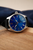 Carica l'immagine nel visualizzatore della galleria, H.Moser & Cie Pioneer Centre Seconds 3200-1217 Box + og. Papiere Arctic Blue, German Delivered
