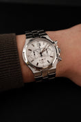 Charger l'image dans la visionneuse de la galerie, Vacheron Constantin Overseas Chronograph 49140 Original Papiere Mint Condition Silver Dial No Stretch
