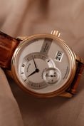 Load image into Gallery viewer, Glashütte PanoMaticDate 9001010104 Box + og. Papiere 18K Rose Gold, First Buyer's Invoice, German Delivered, Glashütte Service 2023
