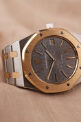 Carica l'immagine nel visualizzatore della galleria, Audemars Piguet Royal Oak Jumbo 5402SA Service Papers/Extrakt AP Certification + Extract, SERVICED by AP, Crazy Condition
