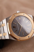 Carica l'immagine nel visualizzatore della galleria, Audemars Piguet Royal Oak Jumbo 5402SA Service Papers/Extrakt AP Certification + Extract, SERVICED by AP, Crazy Condition
