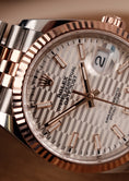 Cargar la imagen en la vista de la galería, Rolex Datejust 36 Rose Steel 126231 Box + og. Papiere Silver Motif Dial
