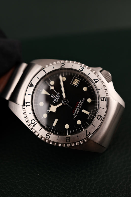 Tudor Black Bay 70150 Box + og. Papiere P01