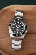 Bild in Galerie-Betrachter laden, Rolex Submariner Date 126610LN Box + og. Papiere 41mm, 2024
