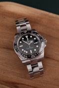 Load image into Gallery viewer, Rolex GMT-Master II 116710LN Box + og. Papiere Rectangular Dial, Rolex Service 2012
