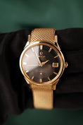 Load image into Gallery viewer, Omega Constellation 168005 Rare Black Pie Pan Dial
